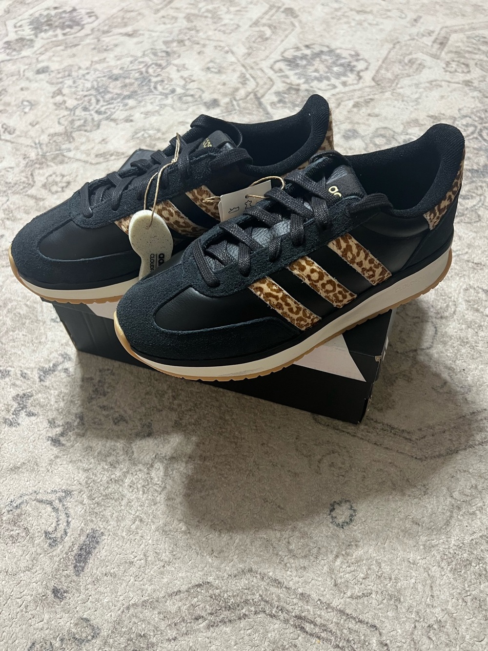 Adidas Run 70s 2.0 Women's sneakers in Core Black/ Preloved Brown/ Magic Beige - Picture 3 of 7